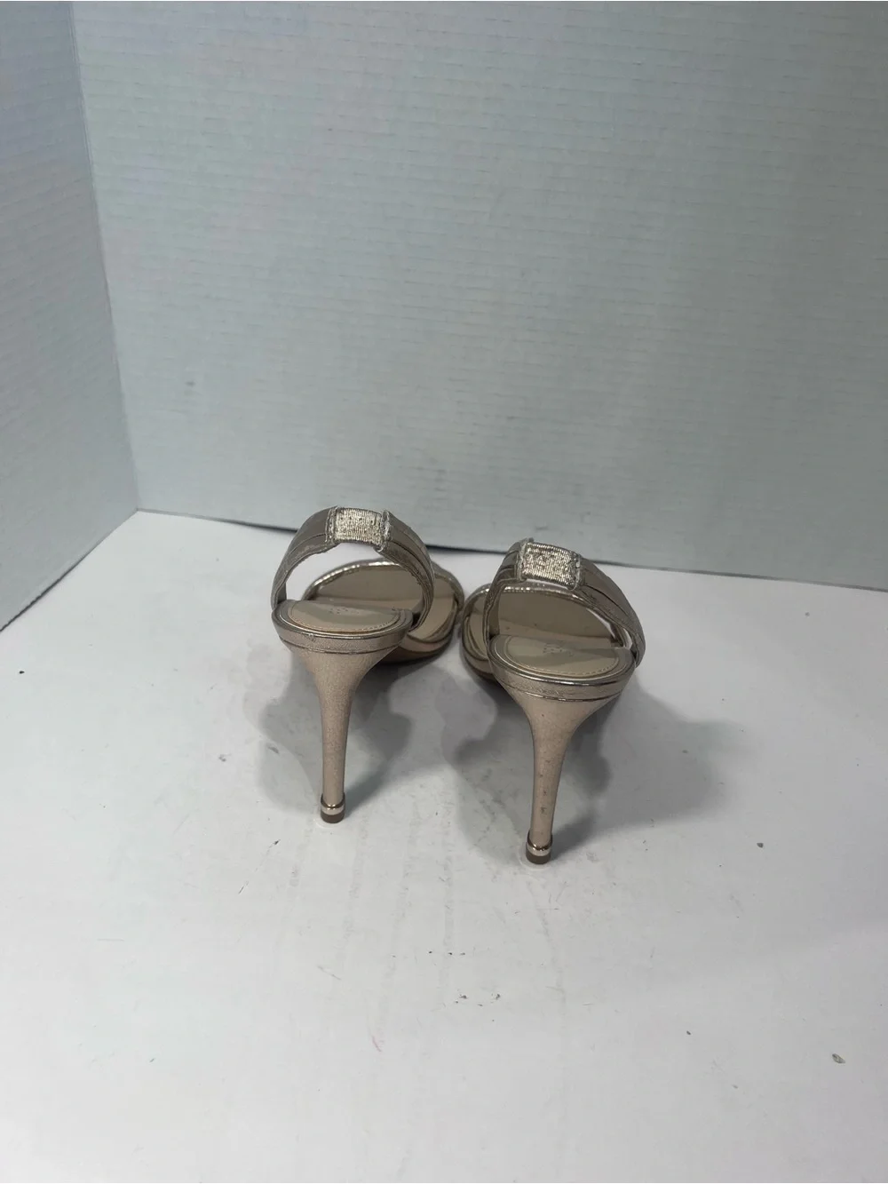 Kenneth Cole Reaction Metallic Nude Strappy Slingback Heels